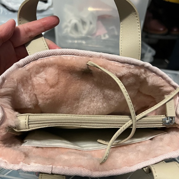 Mini Pink Ugg tote bag - Picture 2 of 3